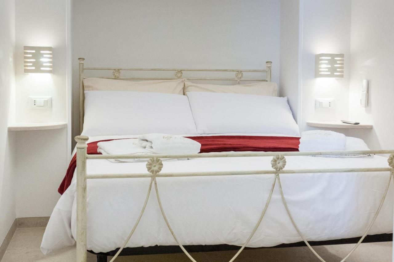 Suite Dante - Typical Apulian Rooms Cisternino Exterior foto