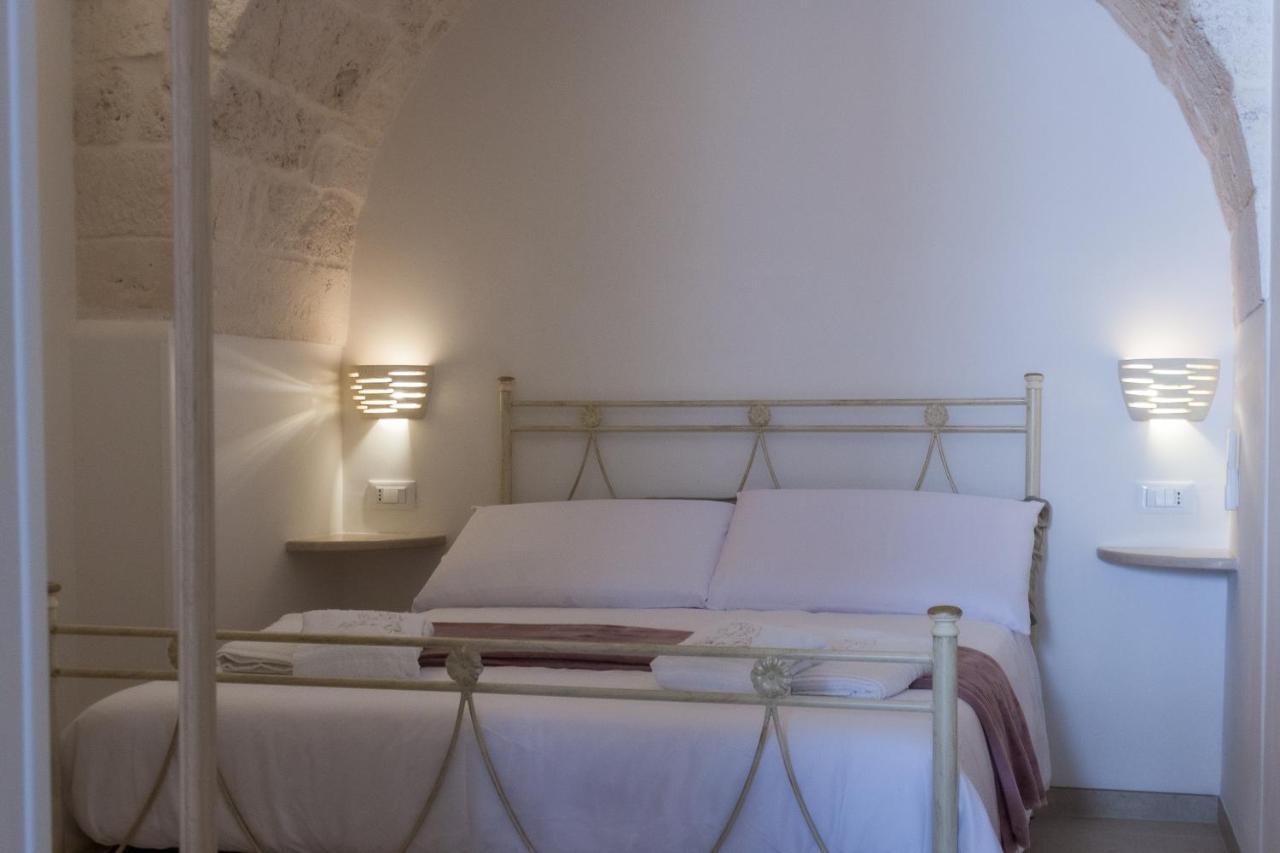 Suite Dante - Typical Apulian Rooms Cisternino Exterior foto